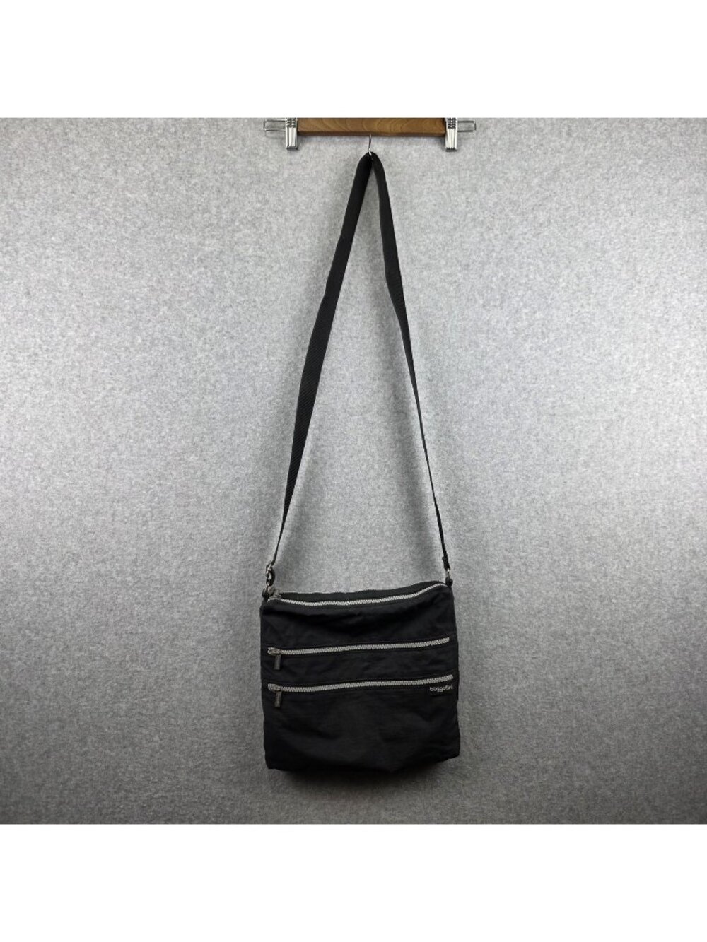 Baggallini Crossbody Bag Womens Medium Black Nylon Travel Zip Organizer